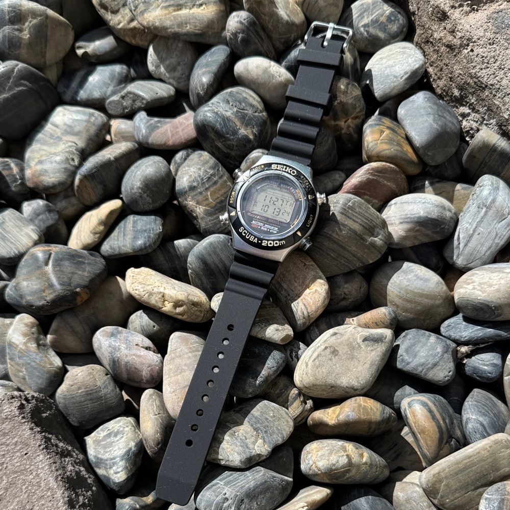 Very rare 1990s Seiko Black Digital Sports Scuba Divers 200m Watch Japan